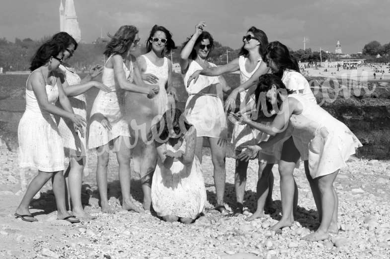 Séance Photo Enterrement Vie de Jeune Fille – Holi Time - La Rochelle – Anne-Flore