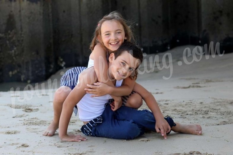 Séance photo entre frère et soeur sur l'île de Ré - Maxence & Lisa