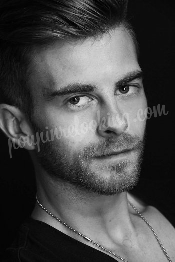 Première séance photo en studio pour Guillaume ! Première séance photo en studio pour Guillaume !