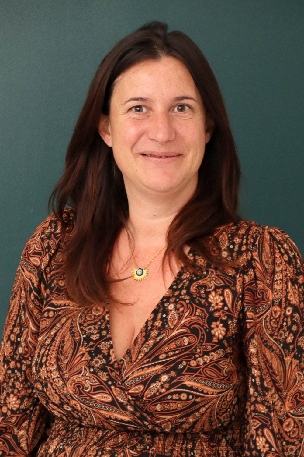 Relooking visage de Elodie à Ballon - 42 ans