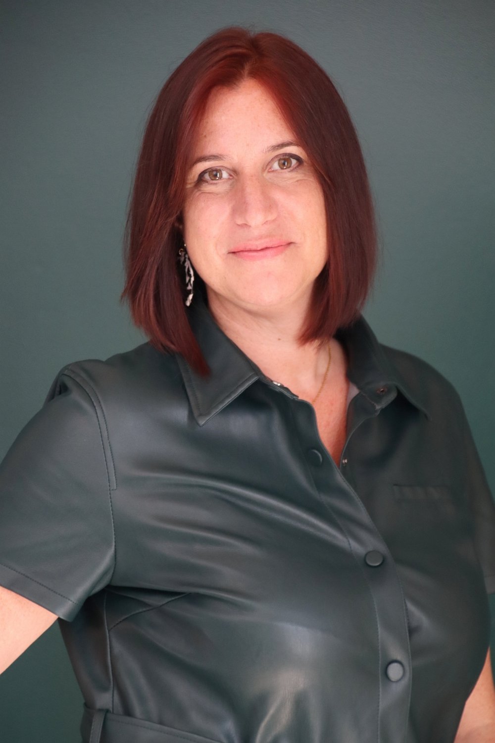 Relooking visage de Elodie à Ballon - 42 ans