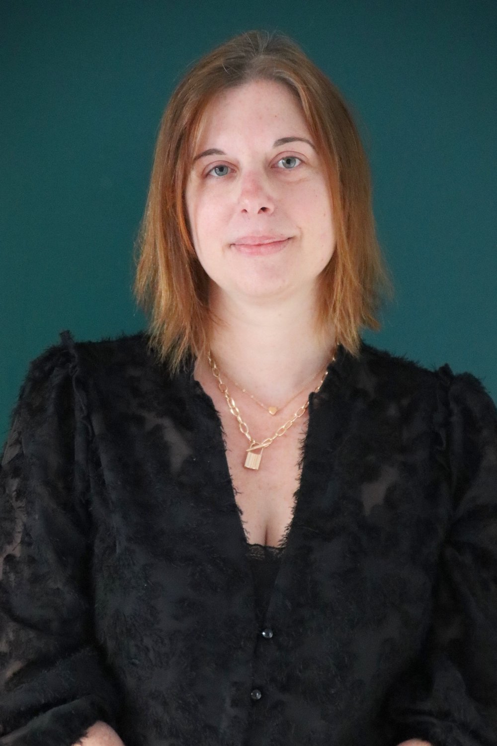 Relooking visage de Angelique à Saint Maixent de Lecole - 39 ans