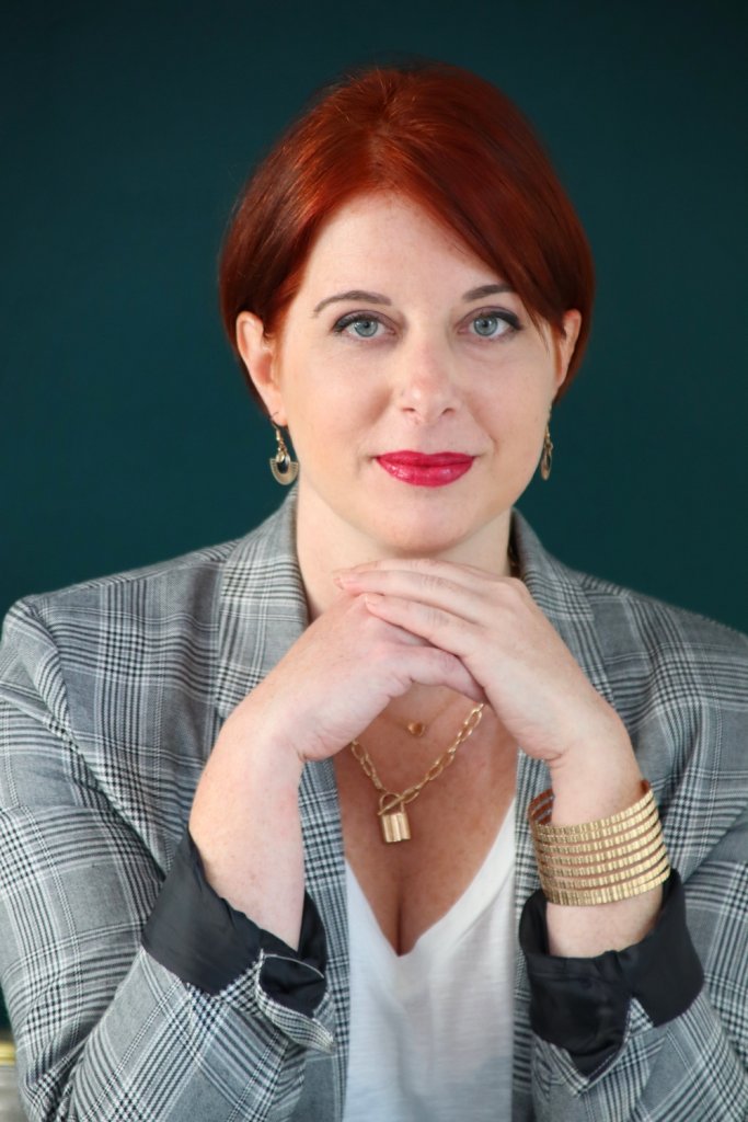 Relooking visage de Angelique à Saint Maixent de Lecole - 39 ans