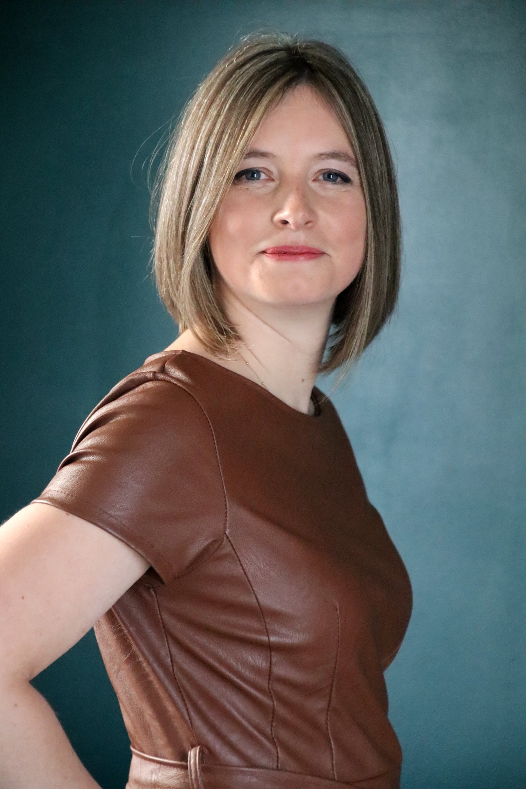 Relooking visage de Sandra à Nantes - 36 ans