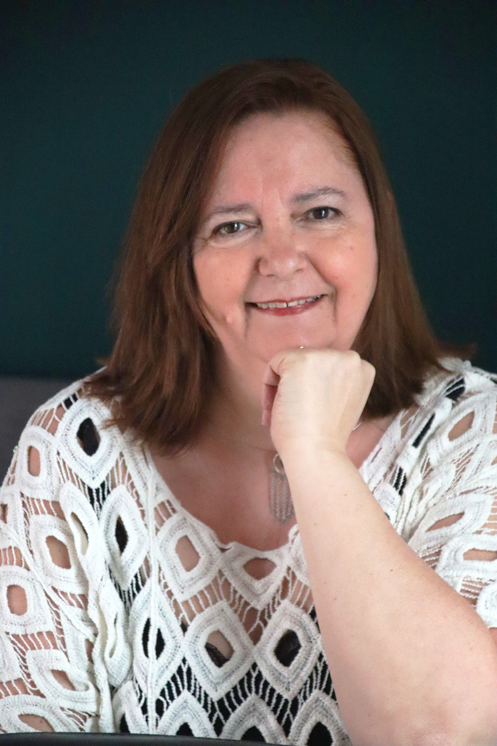 Relooking visage de Emmanuelle à Niort - 50 ans