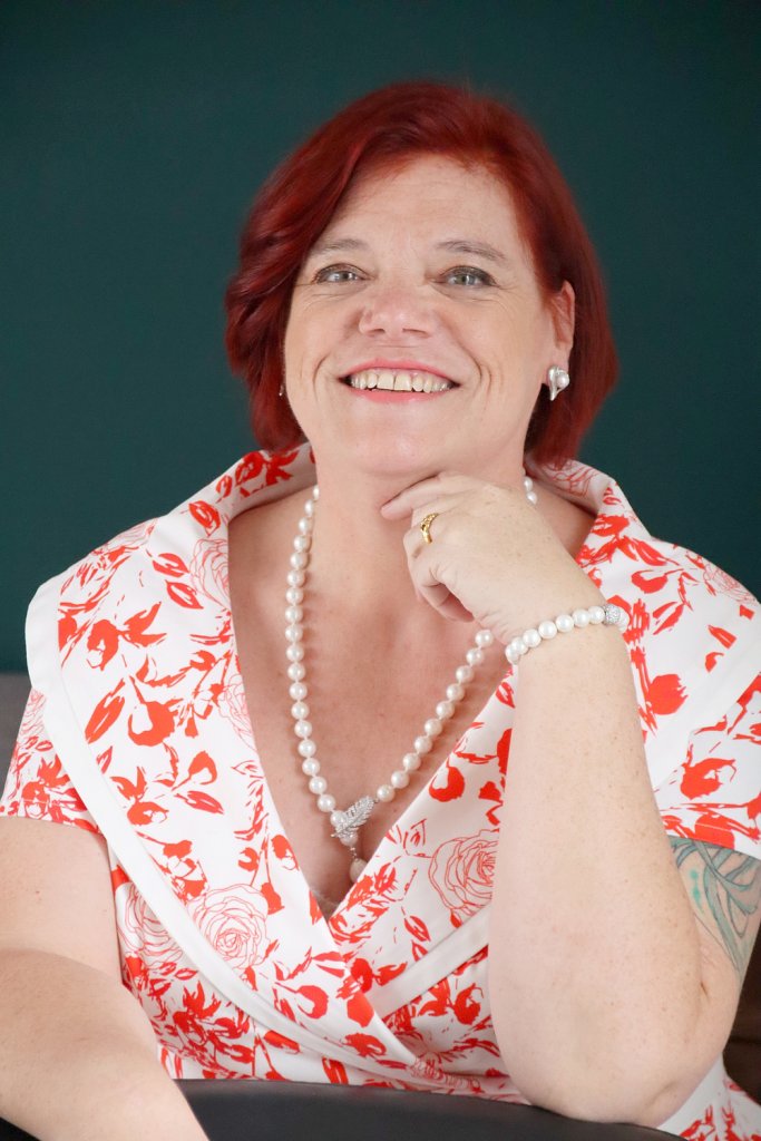 Relooking visage de Sandra à La Rochelle - 52 ans