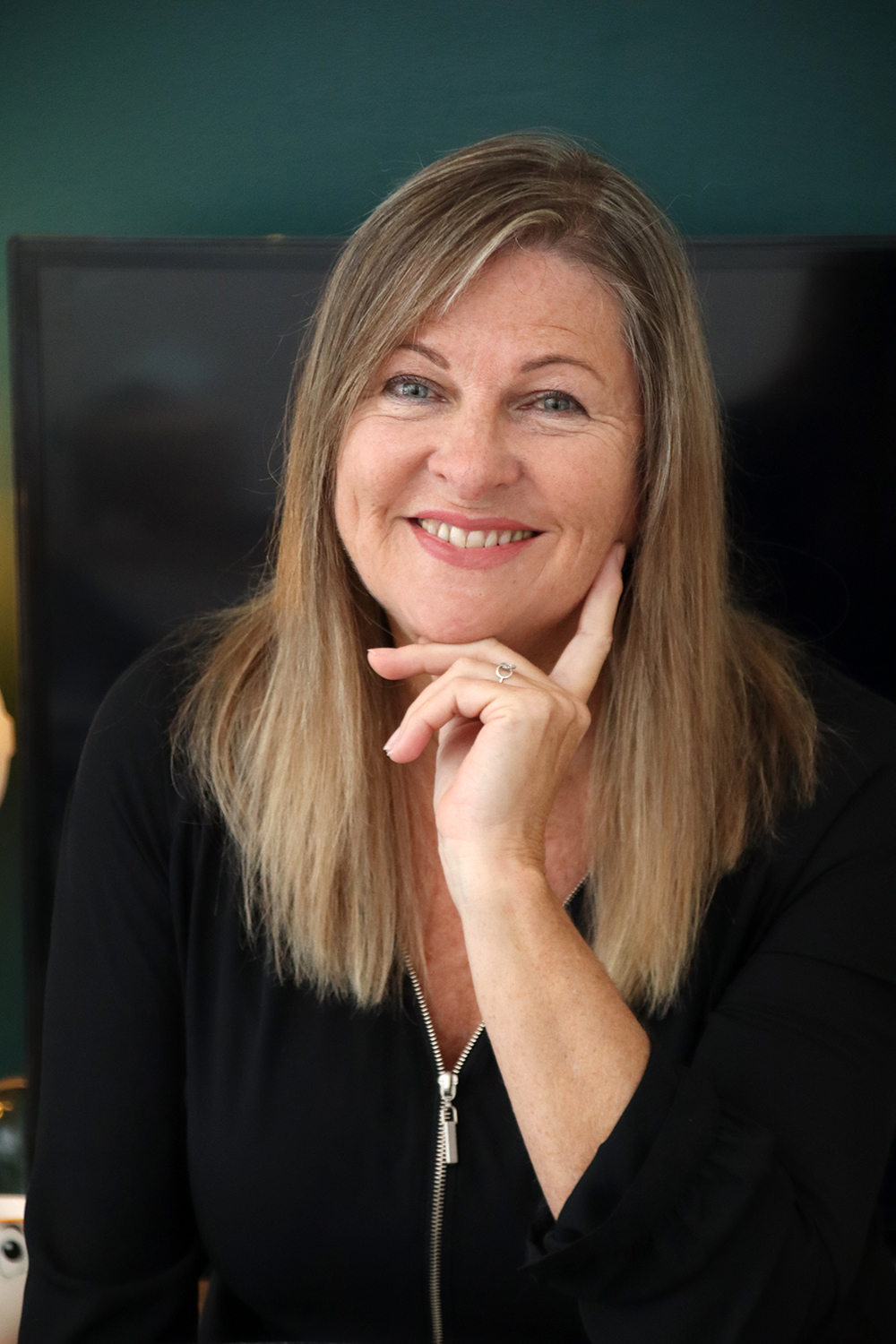 Relooking complet de Isabelle à Niort - 54 ans