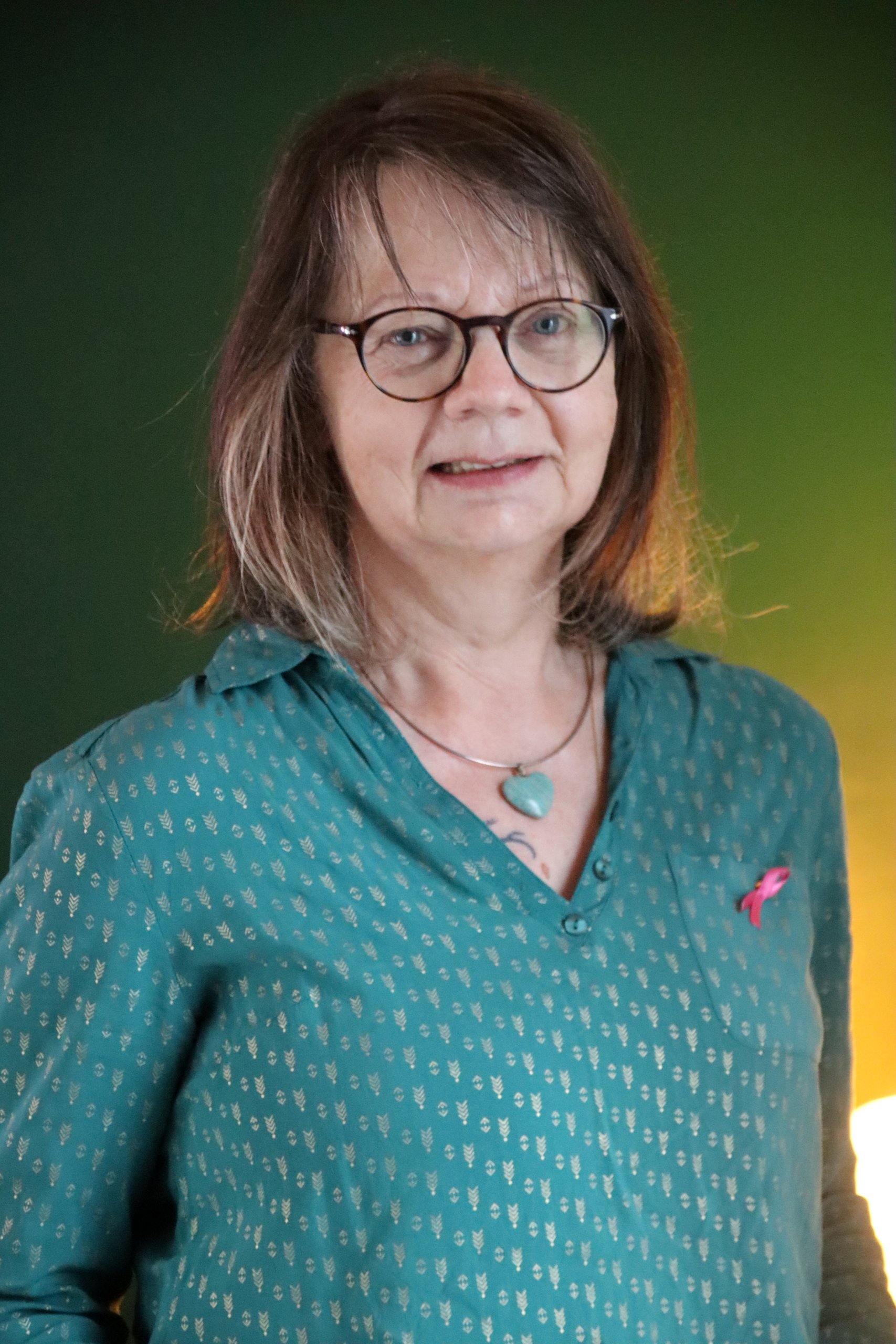 Relooking visage de Bernadette à Niort - 62 ans