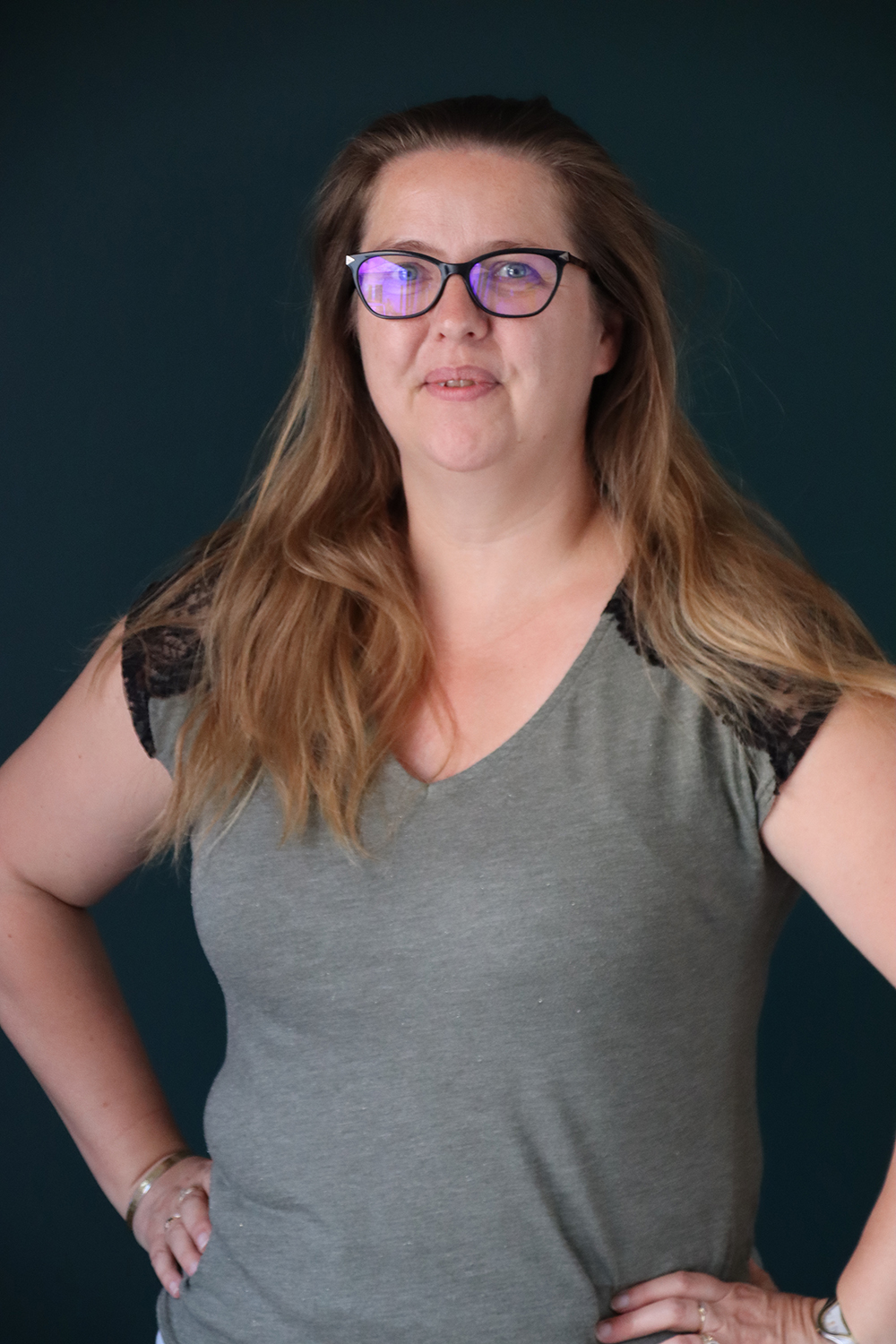 Relooking visage de Audrey à Niort - 43 ans