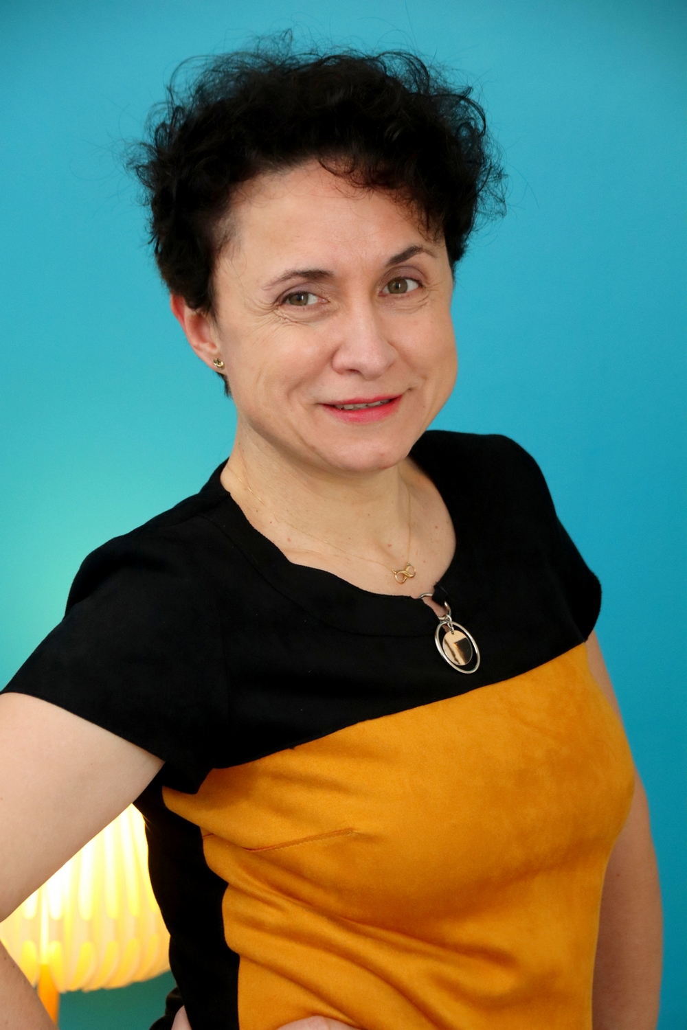 Relooking visage de Delphine à Angouleme - 51 ans