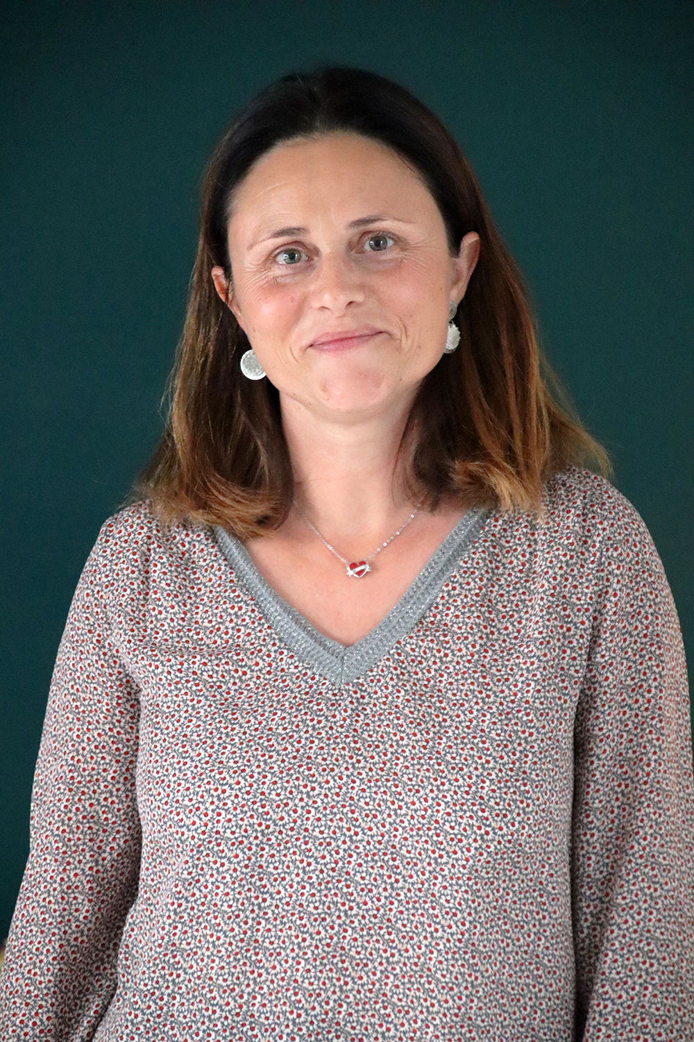 Relooking visage de Sonia à Saintes - 48 ans