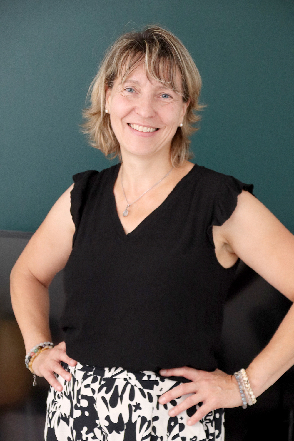 Relooking visage de Francoise à Lille - 55 ans