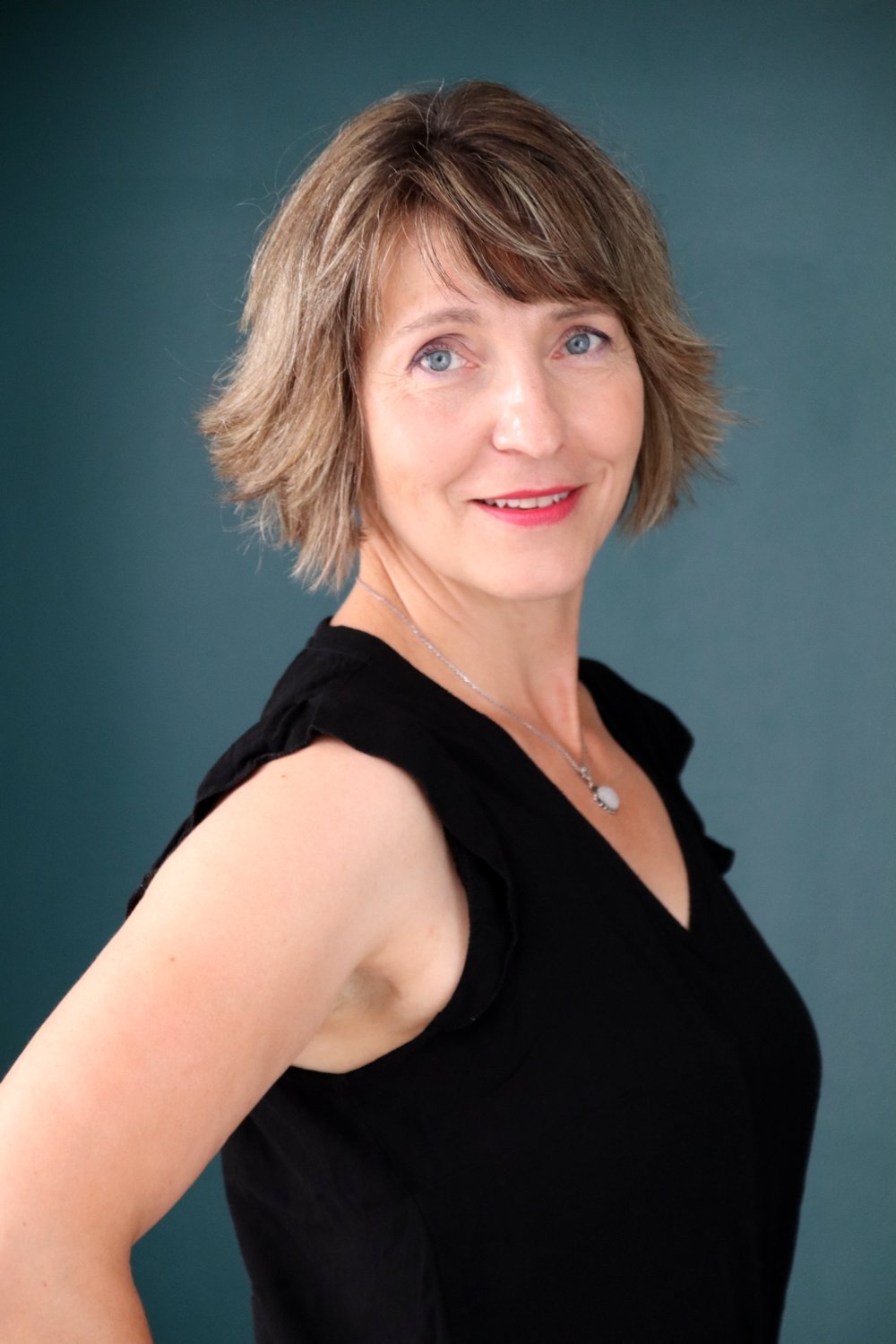 Relooking visage de Francoise à Lille - 55 ans