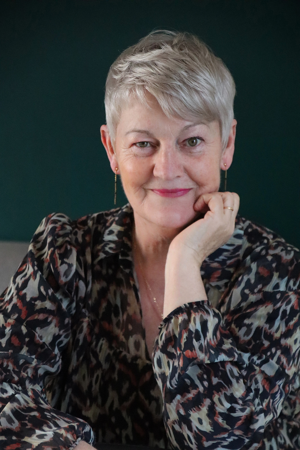 Relooking visage de Chantal à Tonnay Charente - 64 ans