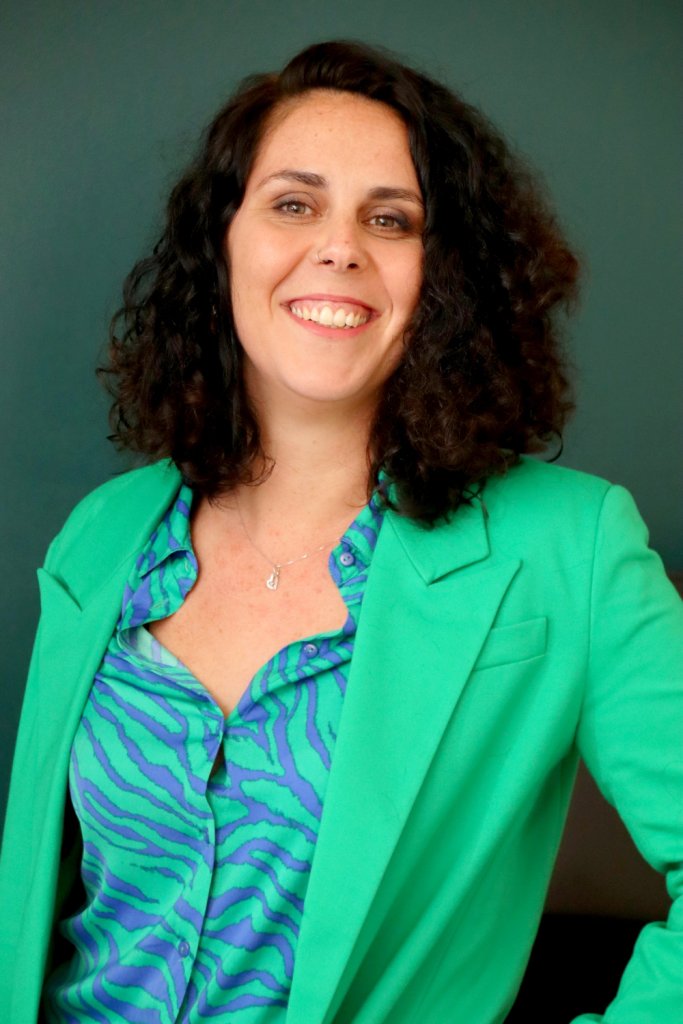 Relooking complet de Melissa à Saintes - 33 ans