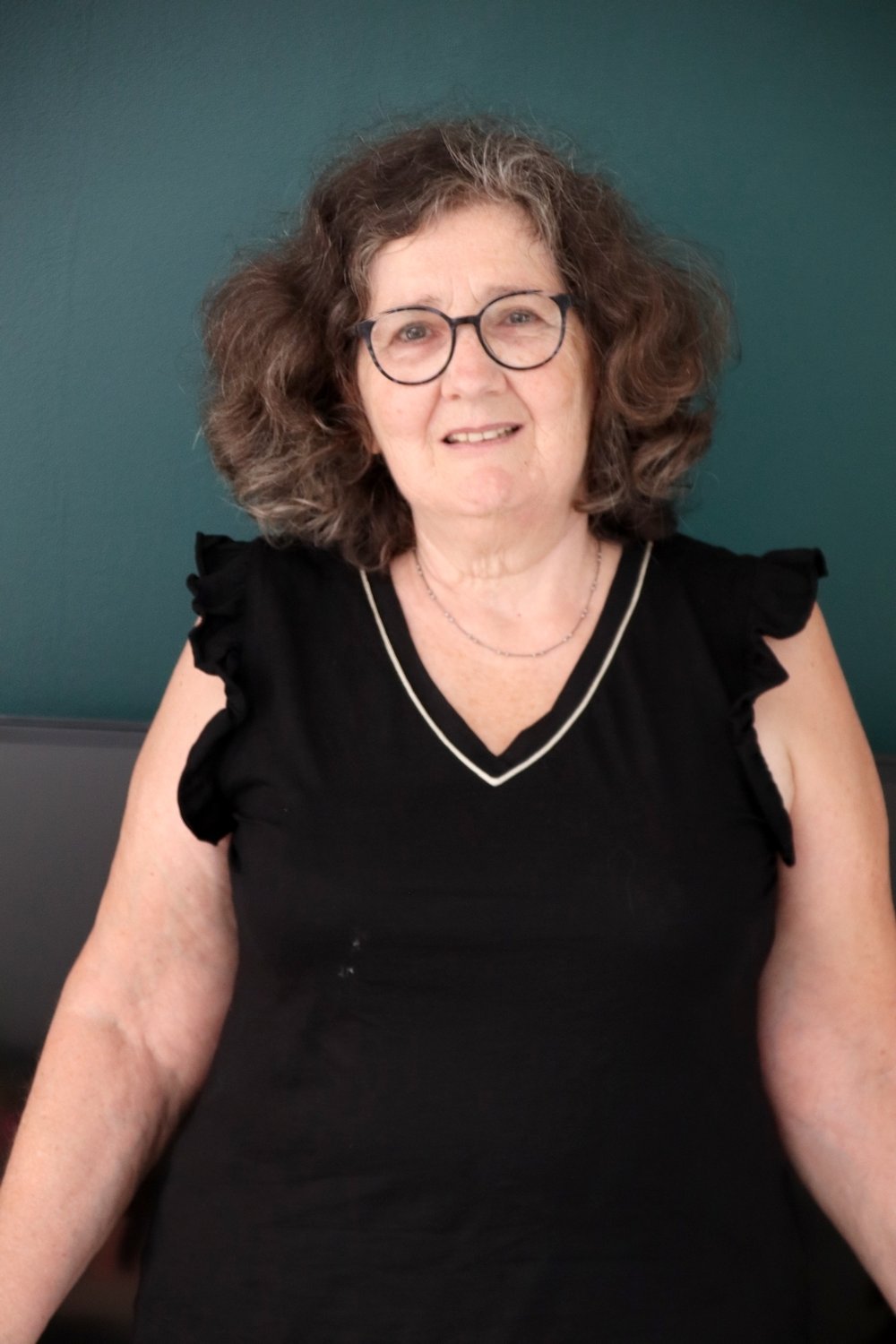 Relooking visage de Catherine à Port des Barques - 63 ans