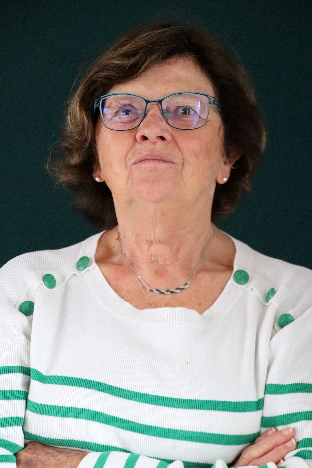 Relooking visage de Marie France à Niort - 72 ans