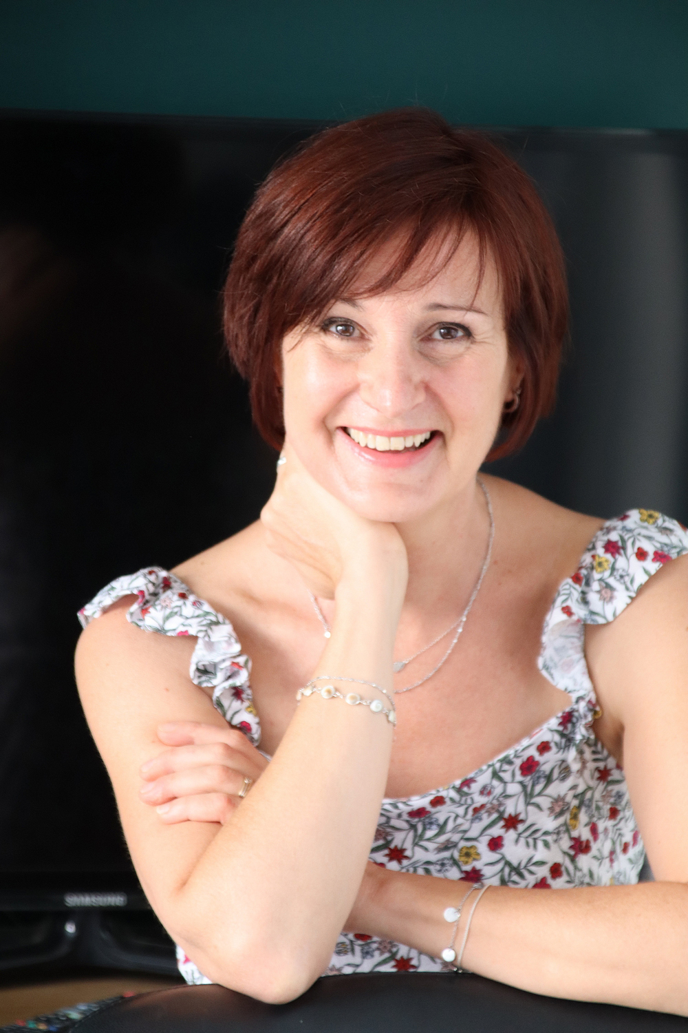 Relooking visage de Chrystelle à Saint Germain de Marencennes - 51 ans