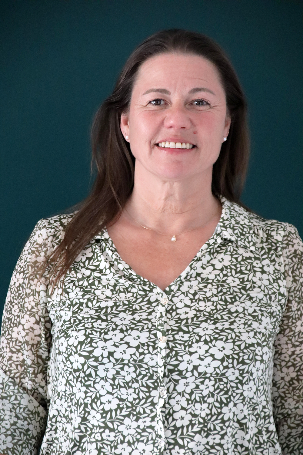 Relooking visage de Christel à Tremblade - 51 ans