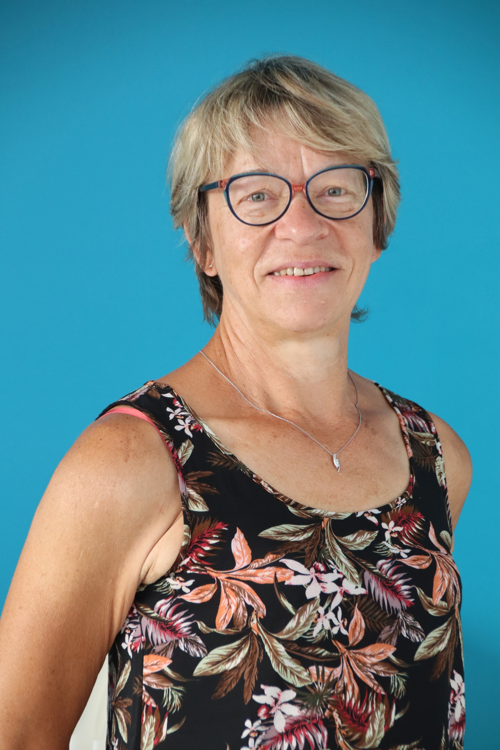 Relooking complet de Claudine à La Rochelle - 62 ans