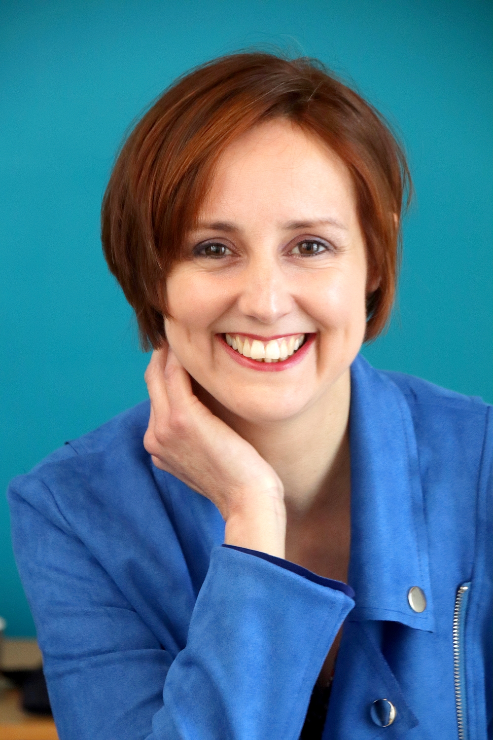 Relooking visage de Laurence à Serigny - 33 ans