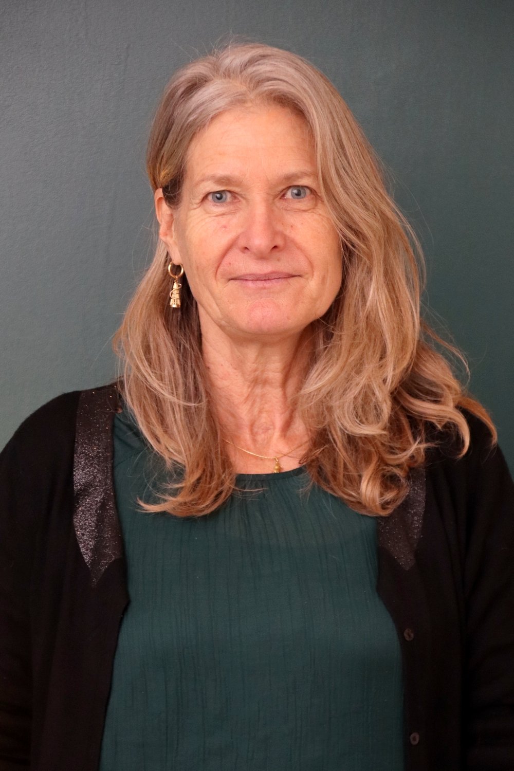 Relooking visage de Elisabeth en Vendee - 63 ans