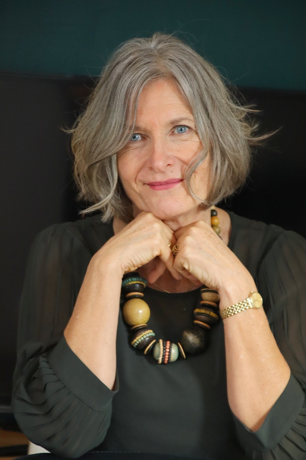 Relooking visage de Elisabeth en Vendee - 63 ans