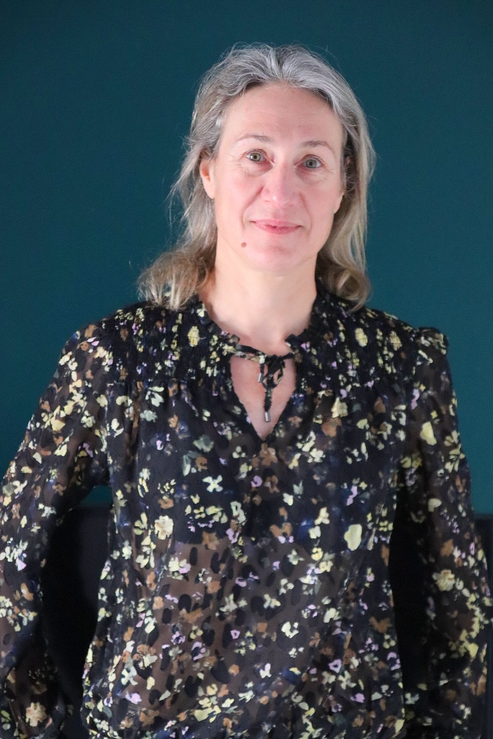 Relooking visage de Laurence à Niort - 48 ans