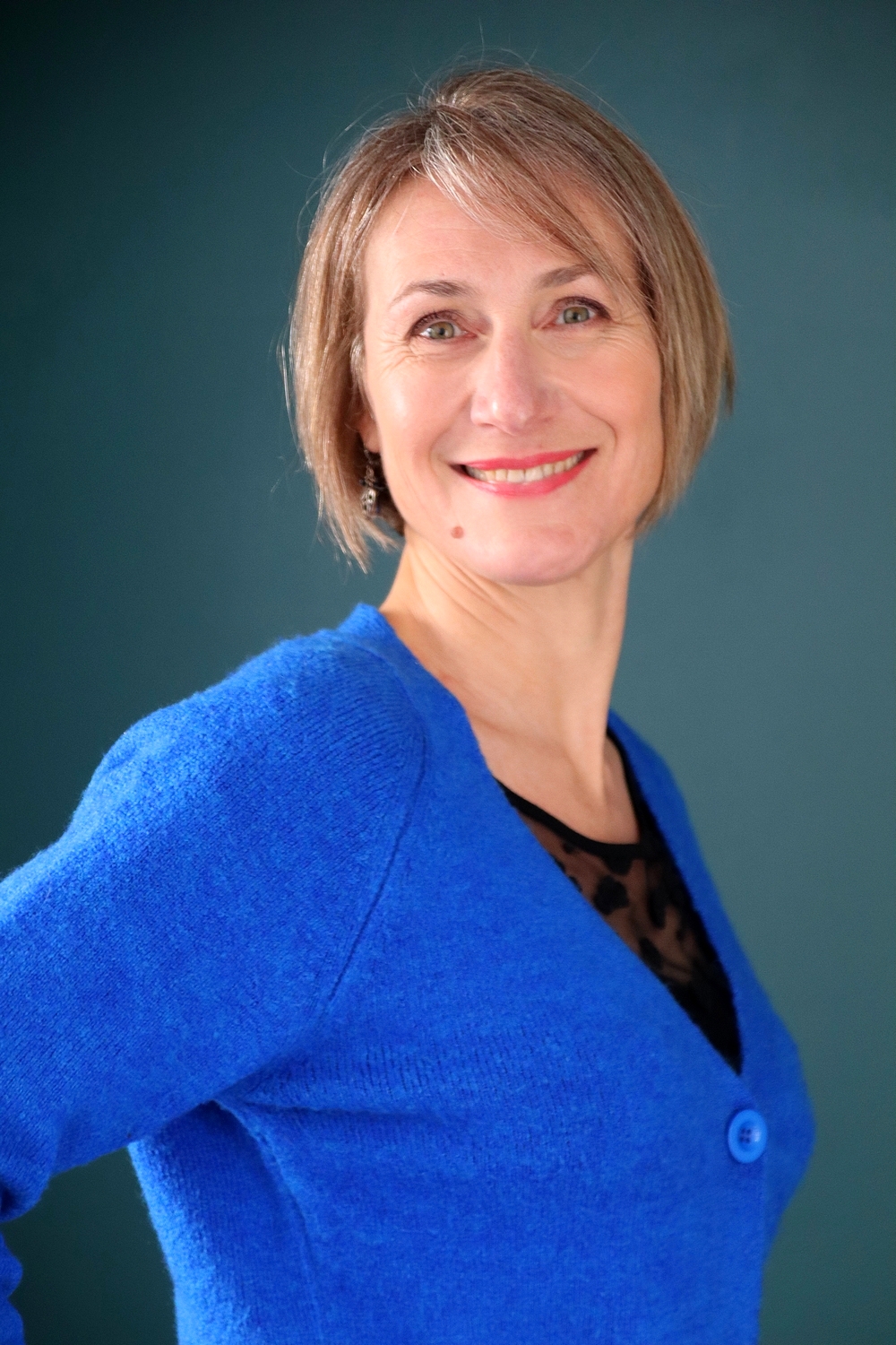 Relooking visage de Laurence à Niort - 48 ans