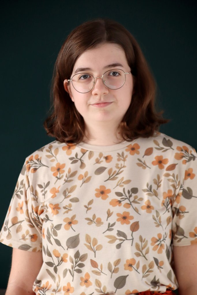 Relooking complet de Chloé à Pamperoux - 21 ans