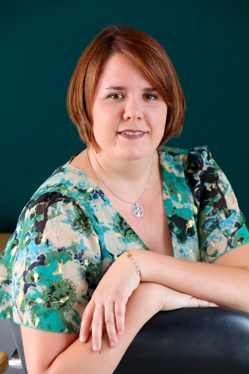 Relooking complet de Elisabeth à Saint Germain de Marencennes - 29 ans