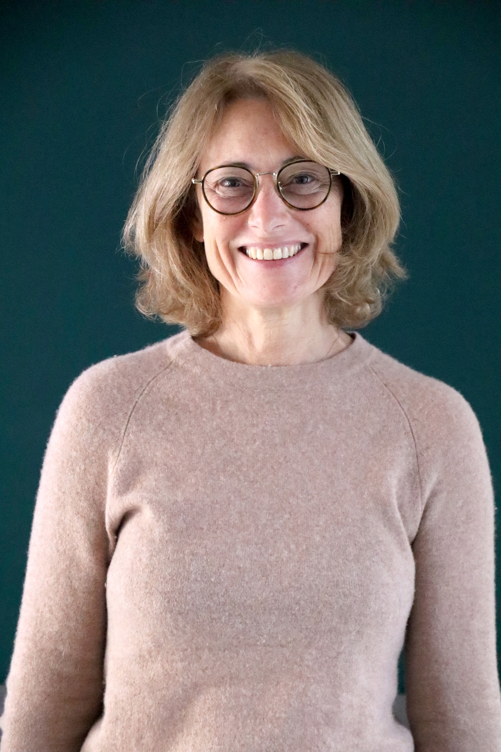 Relooking visage de Laurence à Houmeau - 60 ans