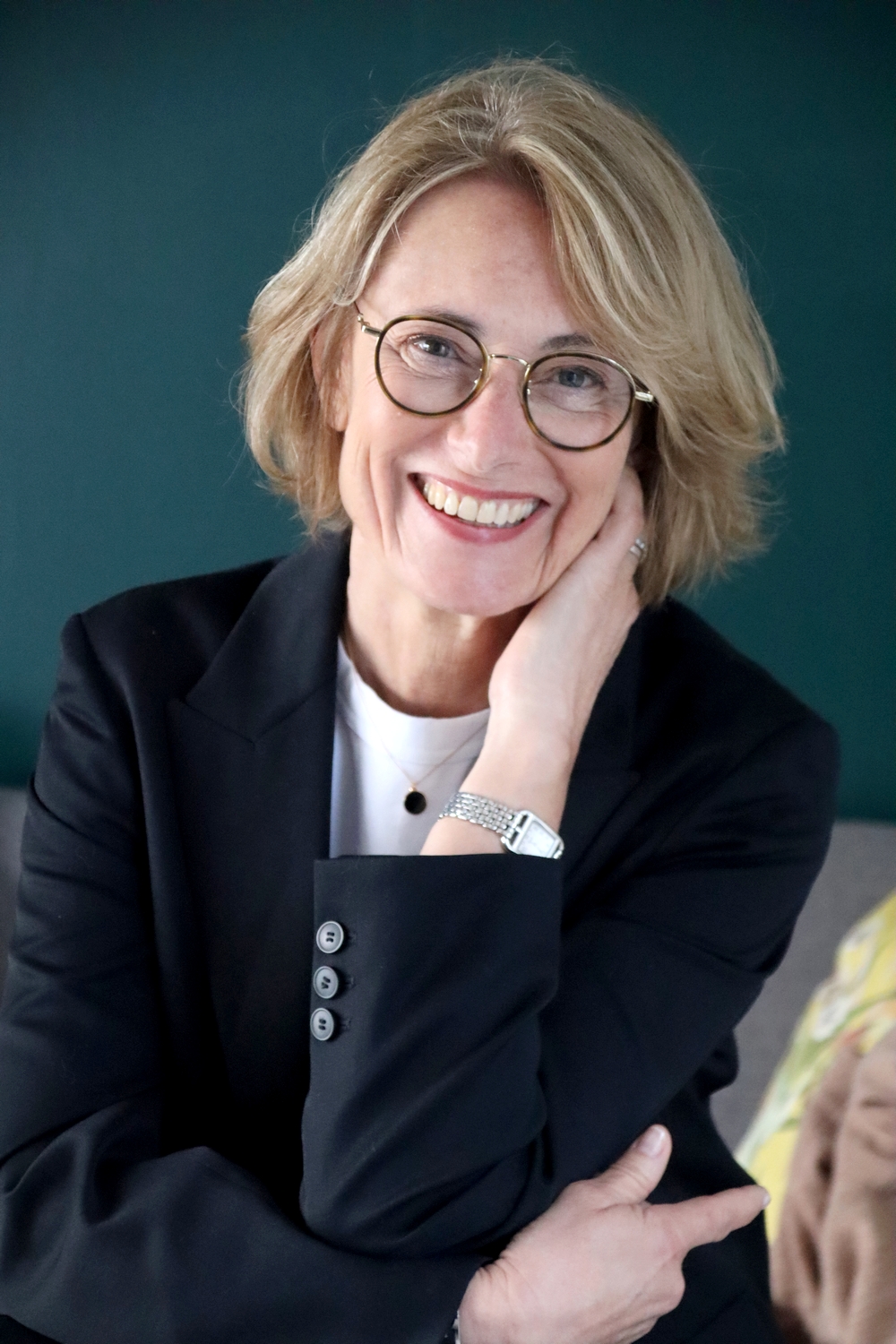 Relooking visage de Laurence à Houmeau - 60 ans