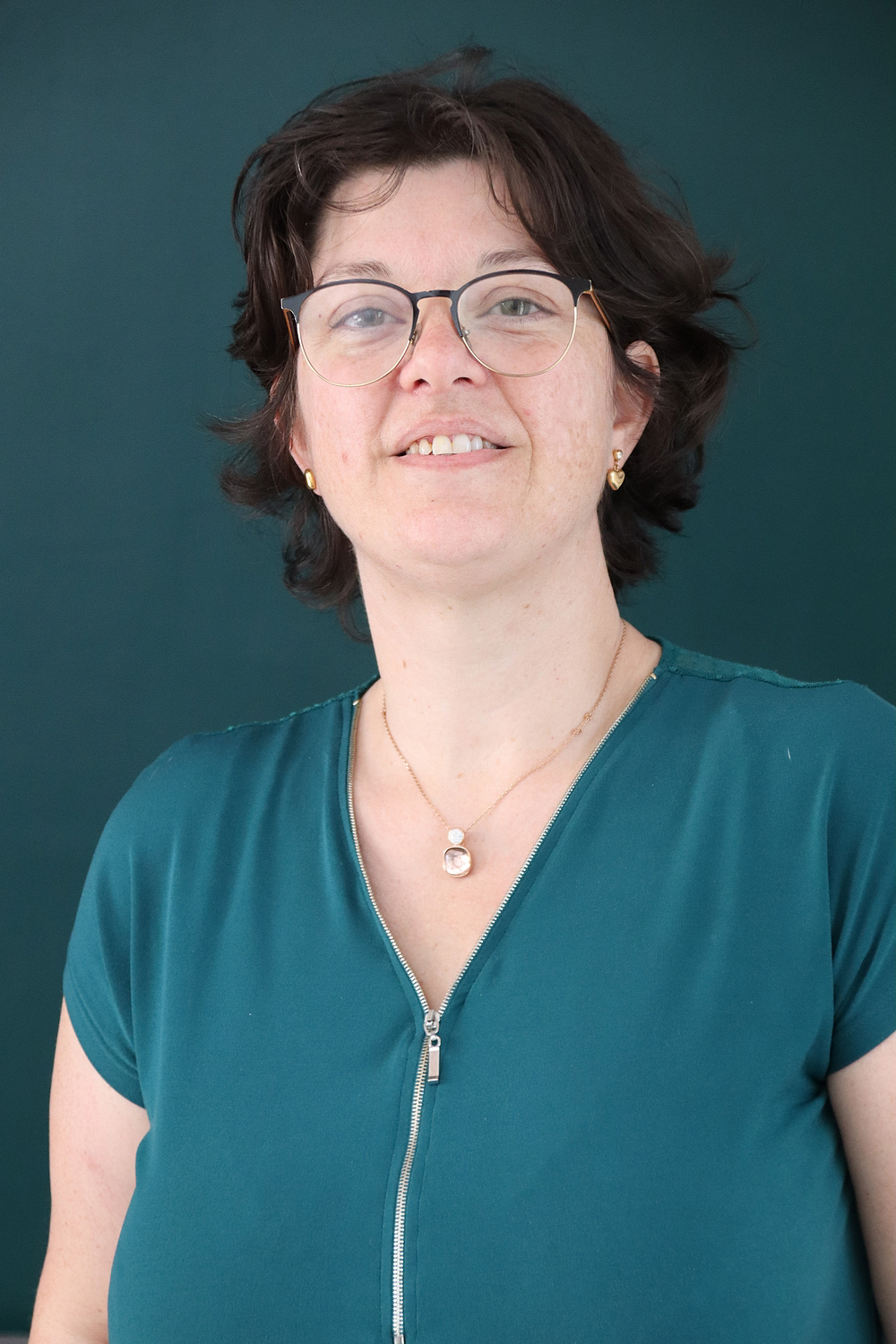 Relooking visage de Vanessa à Saint Jean de Liversay - 41 ans