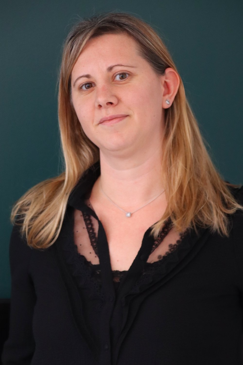 Relooking visage de Charlene à Bordeaux - 36 ans