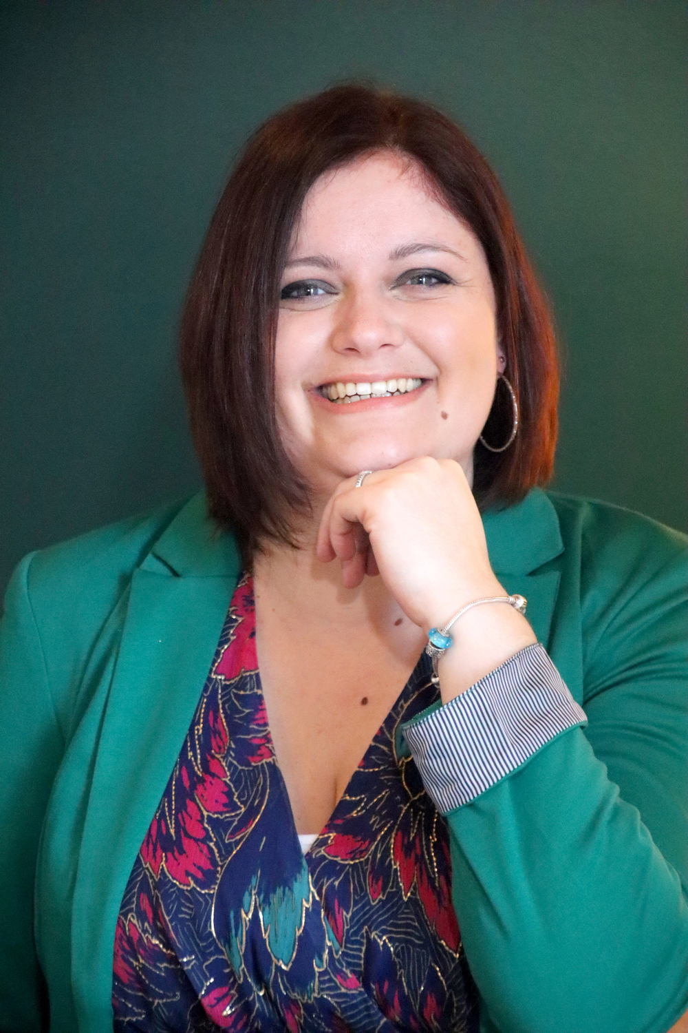 Relooking complet de Elodie à Benon - 33 ans