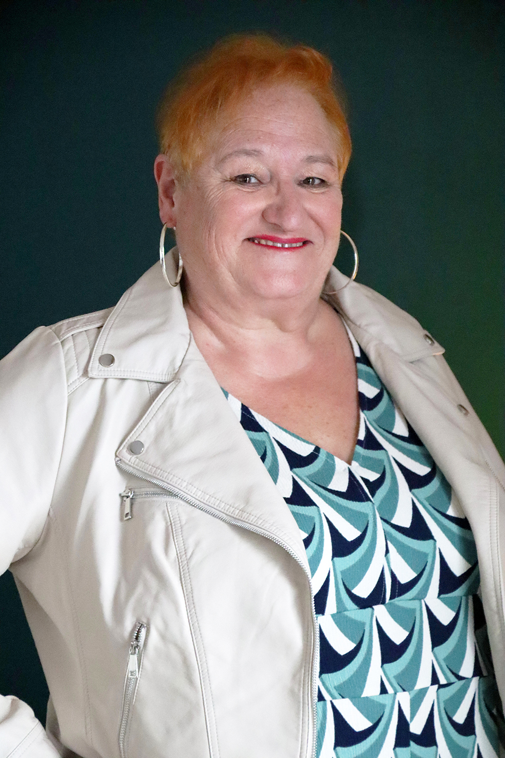 Relooking visage de Veronique à Fontenay Le Comte - 61 ans