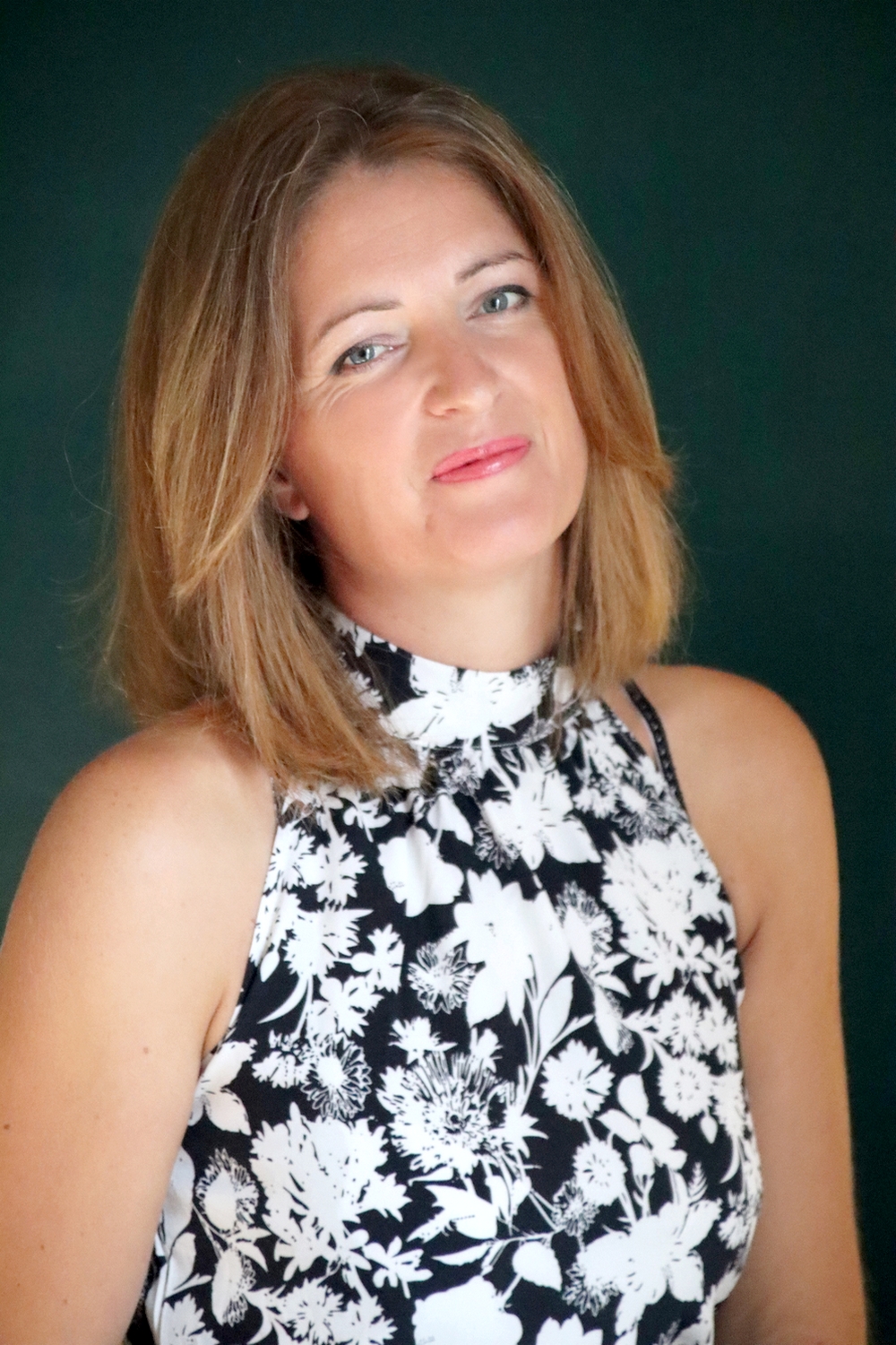 Relooking visage de Glwadys à Mauze sur Le Mignon - 42 ans