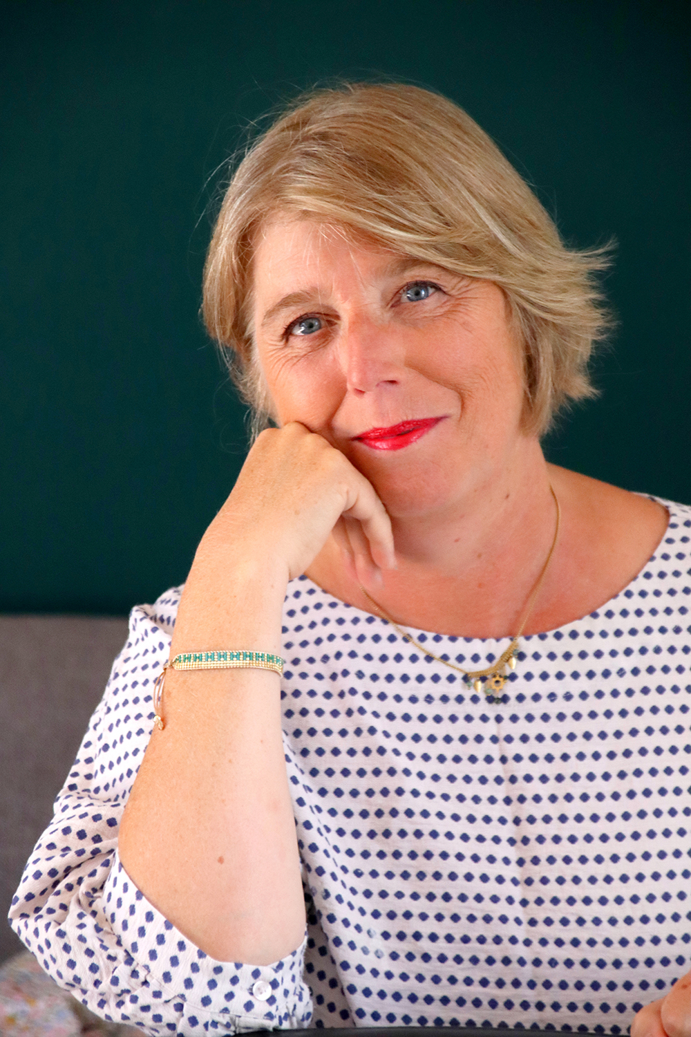 Relooking visage de Sandrine à La Rochefoucaud - 55 ans