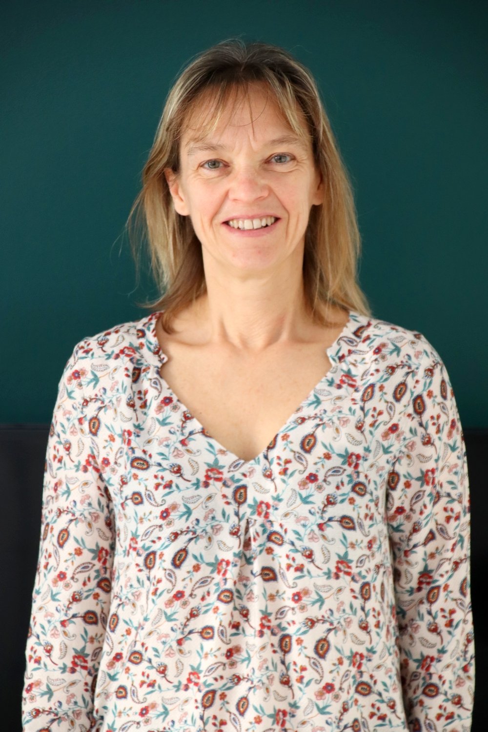 Relooking visage de Valerie à Cognac - 52 ans