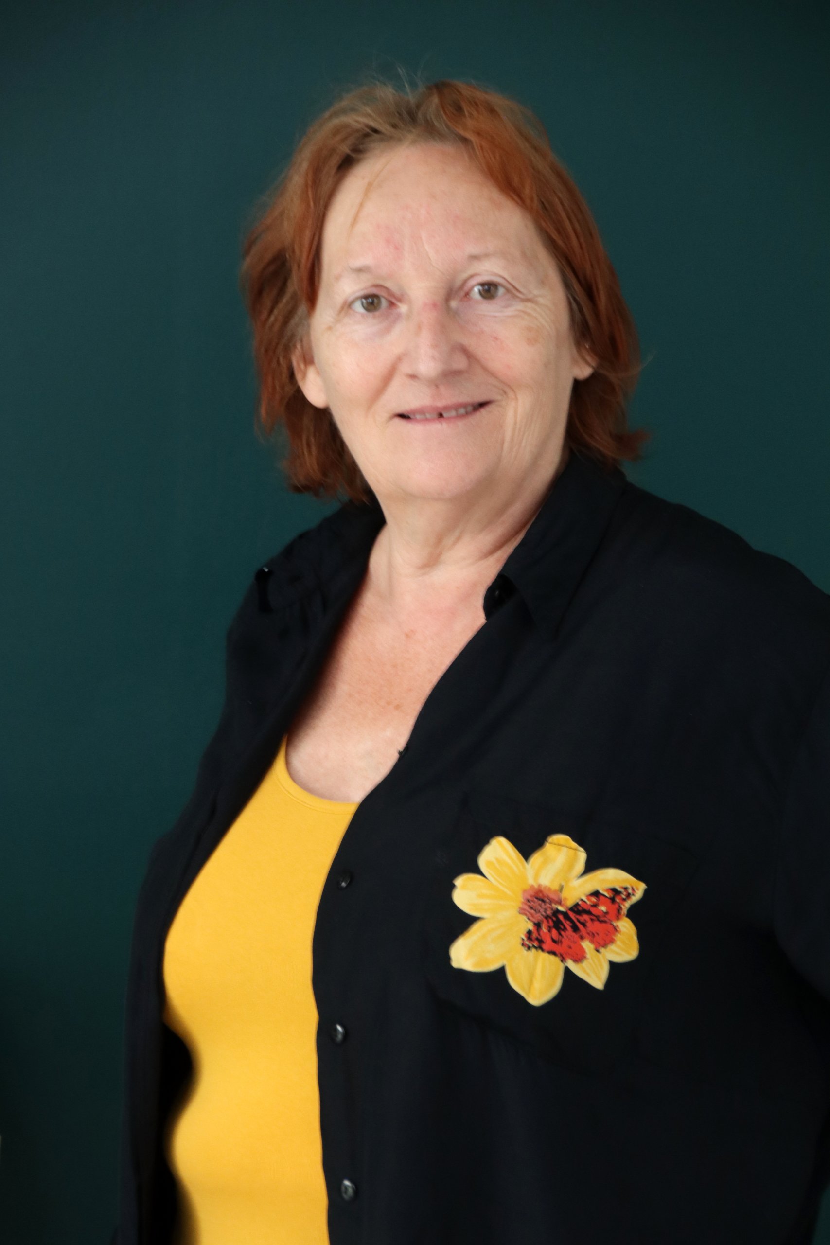 Relooking visage de Annick à Aigrefeuille - 66 ans