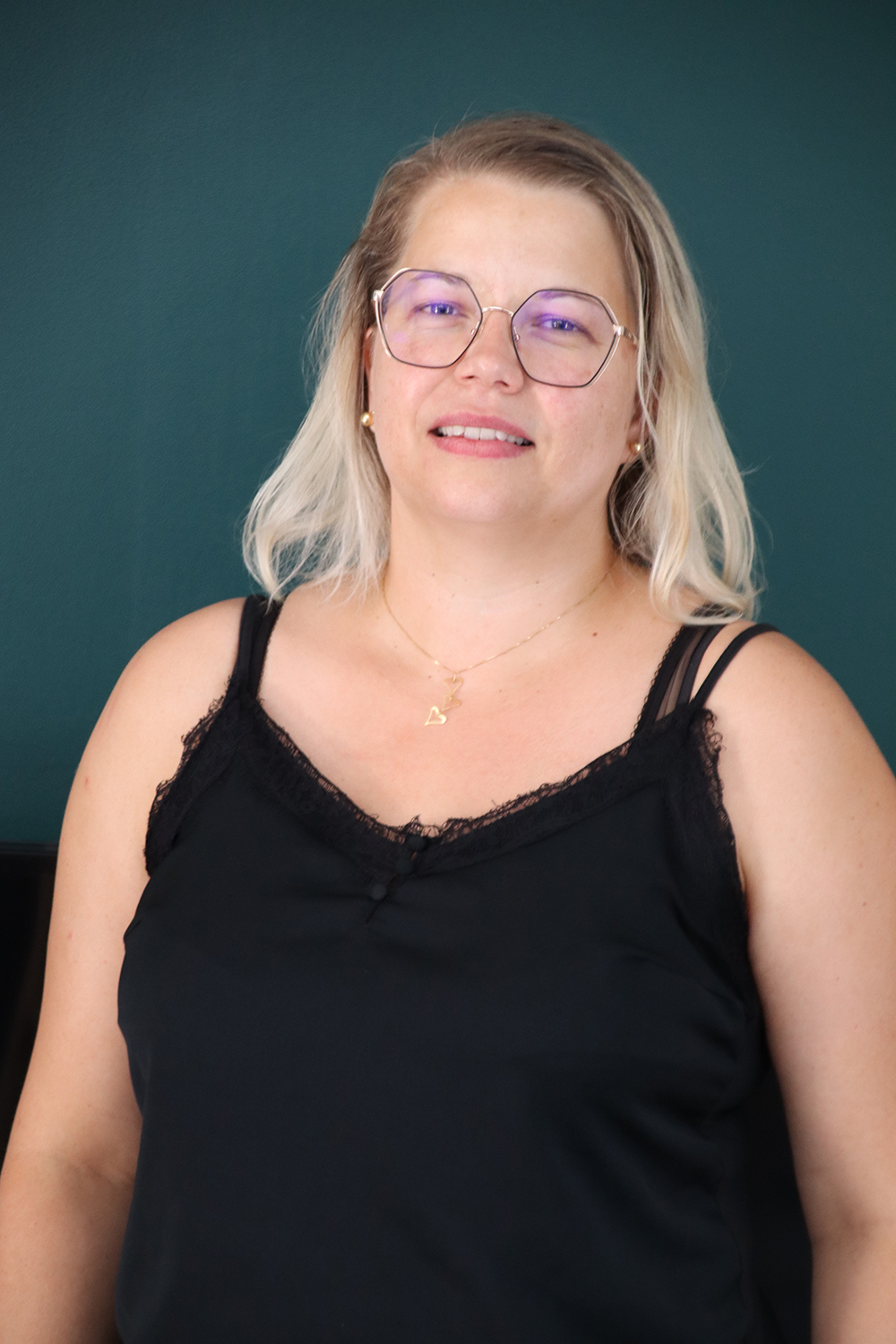 Relooking visage de Amandine à Royan - 37 ans