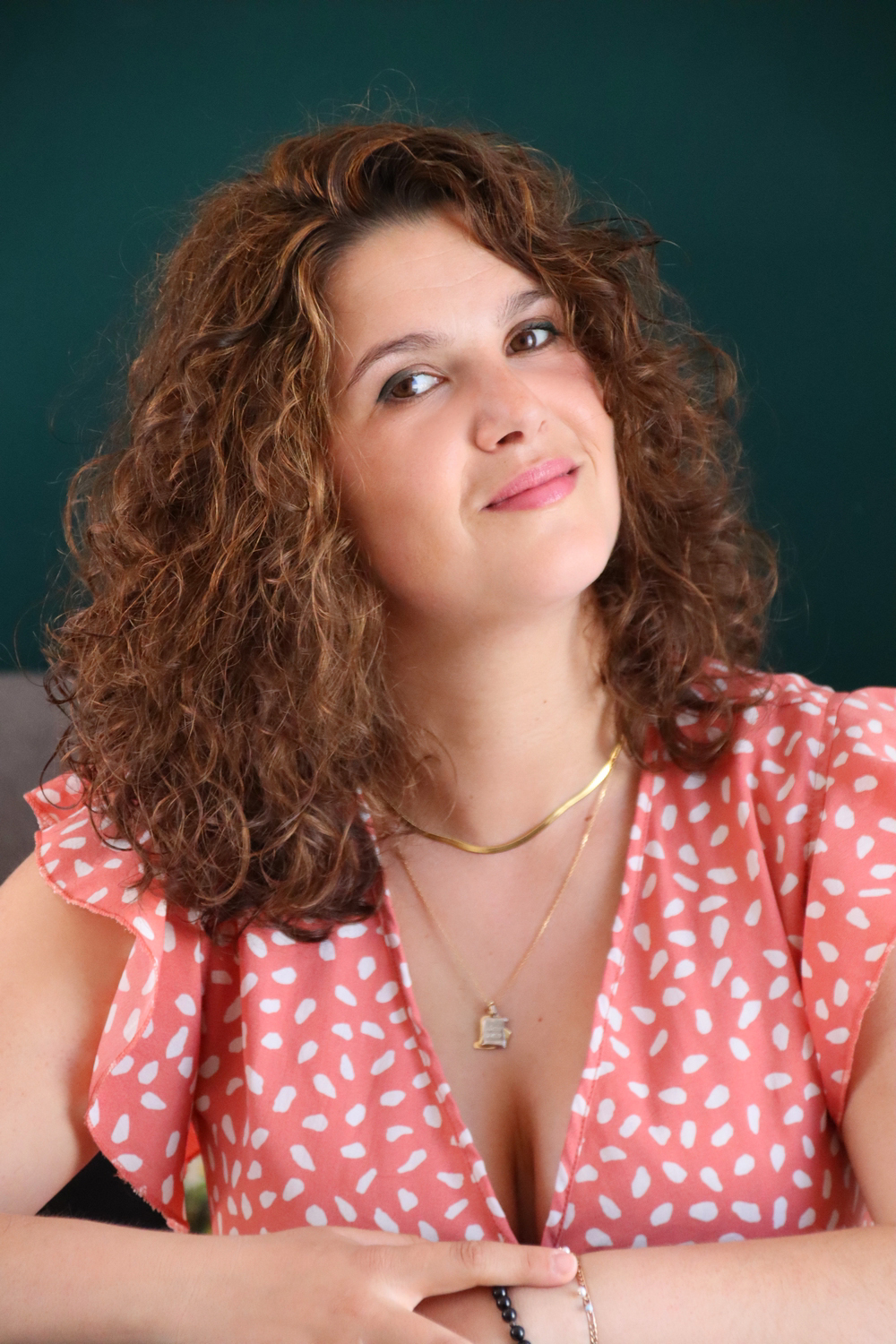 Relooking visage de Victorine à Champagne Les Marais - 28 ans