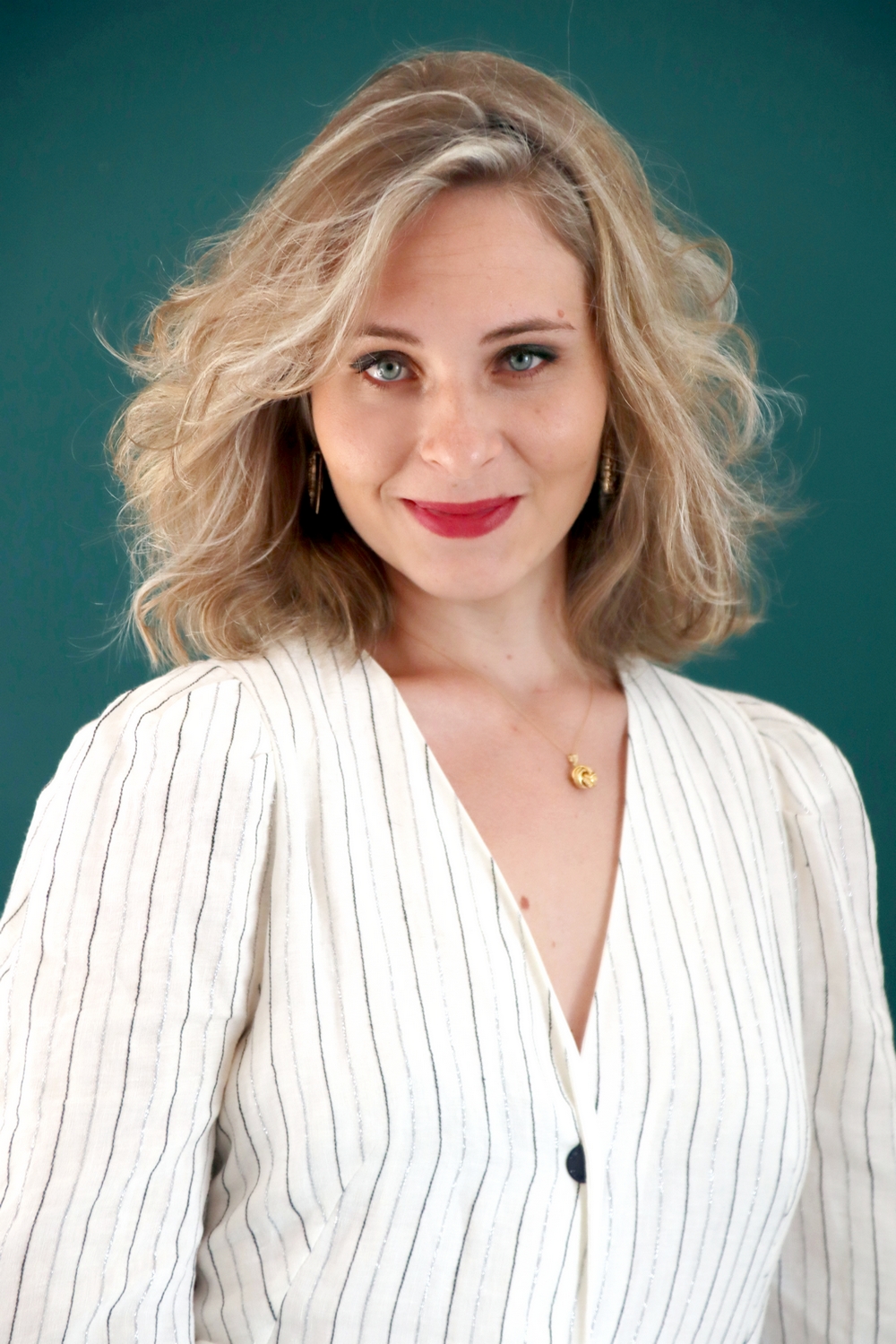 Relooking visage de Mathilde en Vendee - 28 ans