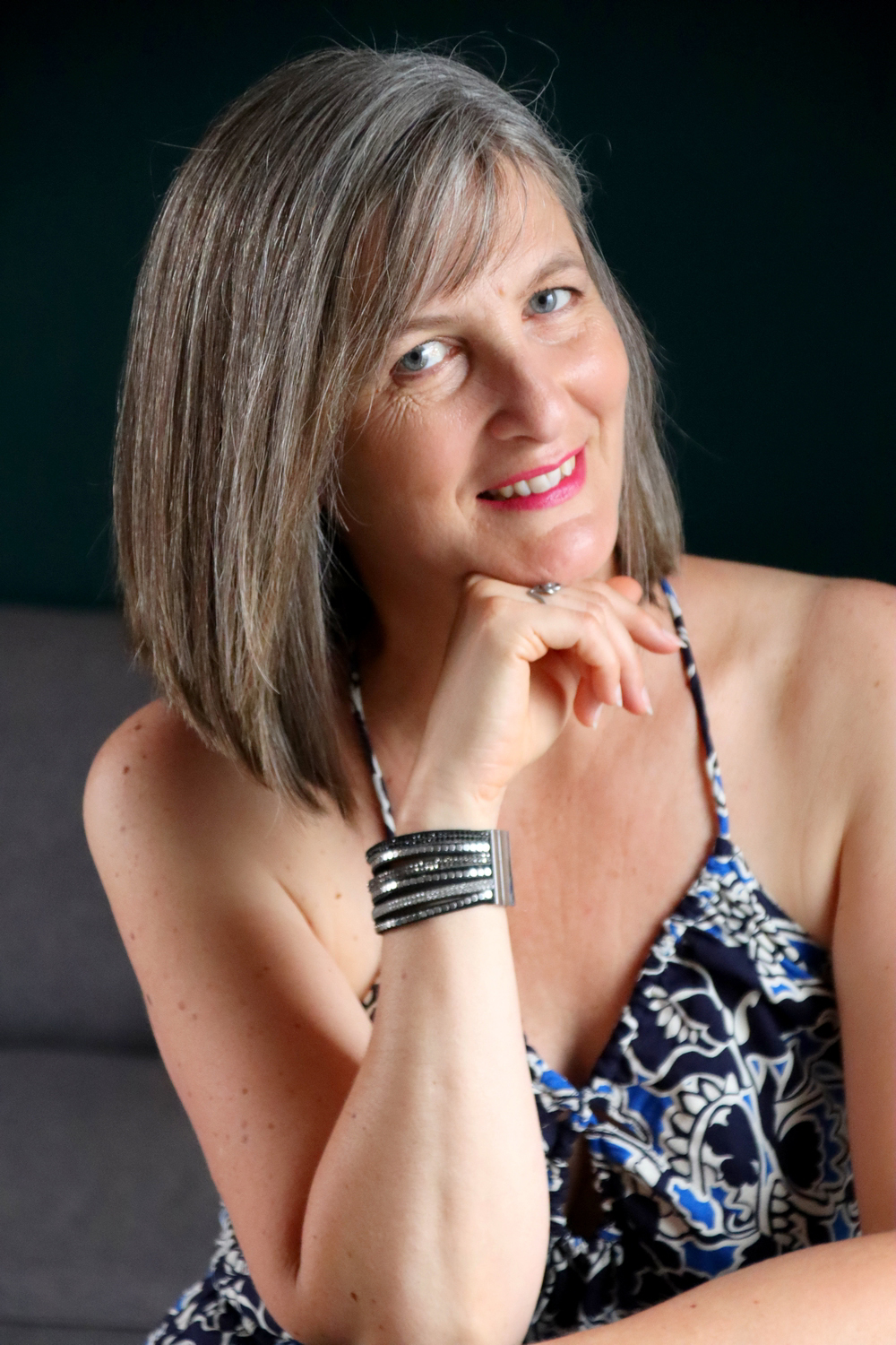 Relooking visage de Tifenn à Niort - 50 ans