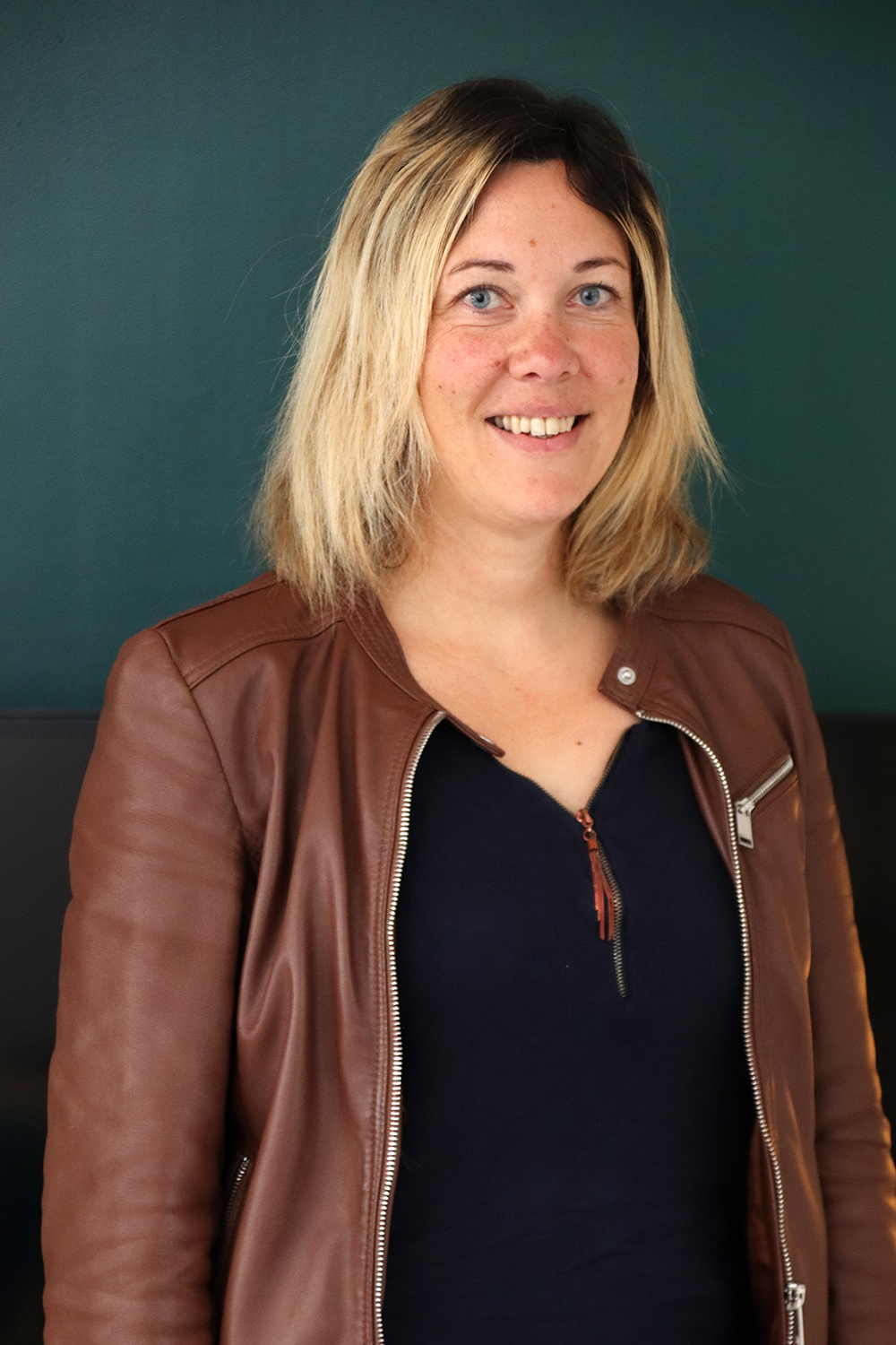 Relooking complet de Alexandra à Niort - 40 ans