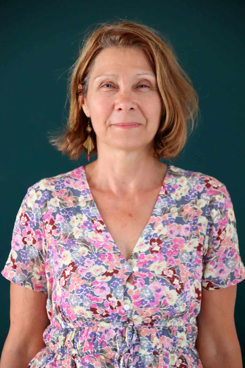 Relooking visage de Catherine à La Rochelle - 66 ans