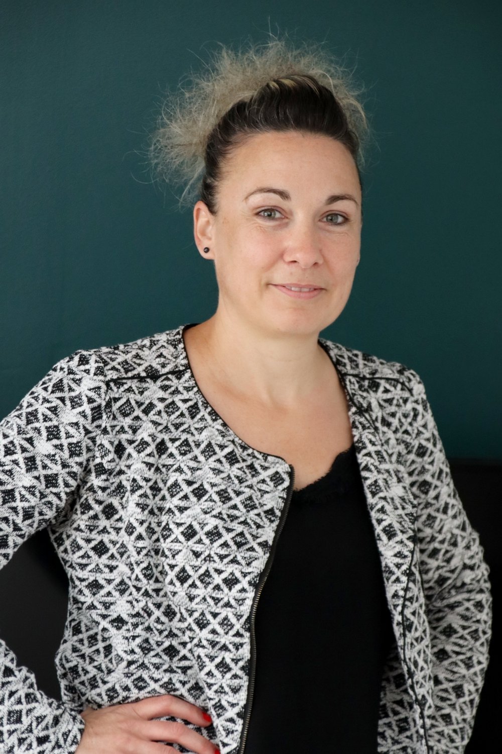 Relooking visage de Coralie à Angouleme - 40 ans