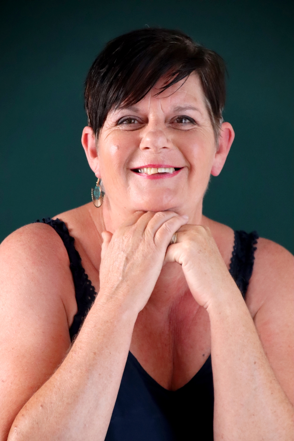 Relooking visage de Karine à Oléron - 55 ans