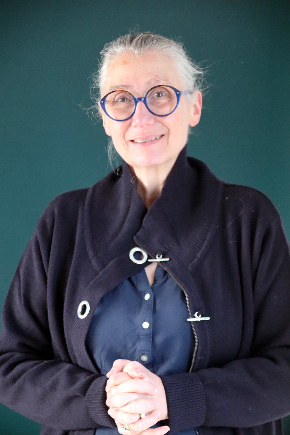 Relooking visage de Rafaelle en Normandie - 63 ans